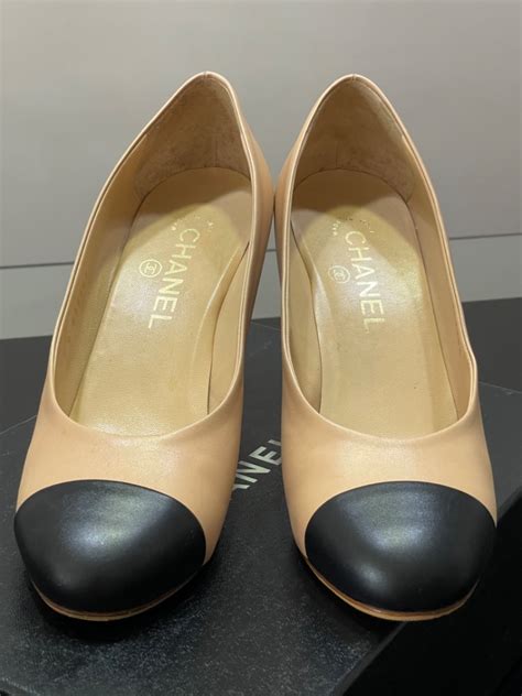 chanel pumps women